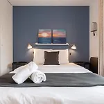 Apartment Beautiful Equipped Near Train Parking *