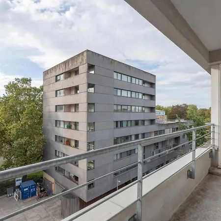 شقة Beautiful Equipped Near Train Parking *