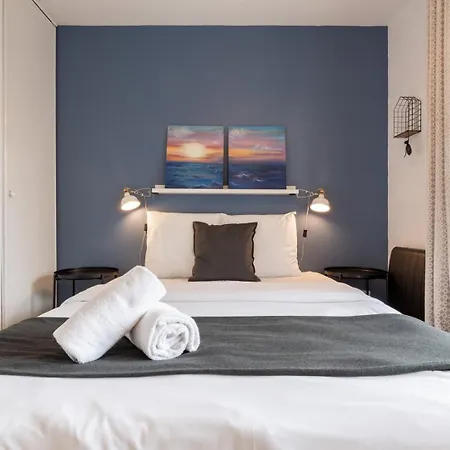 Apartment Beautiful Equipped Near Train Parking *