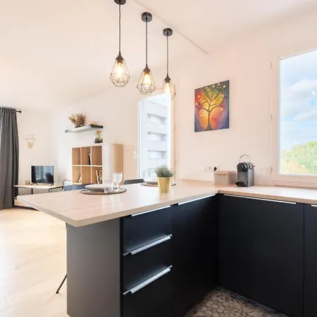 Beautiful Equipped Near Train Parking * Lilla